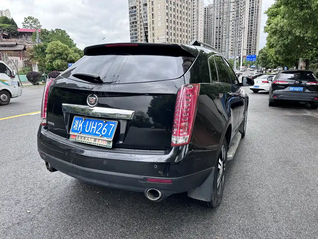 Cadillac SRX 2013 — фото 9