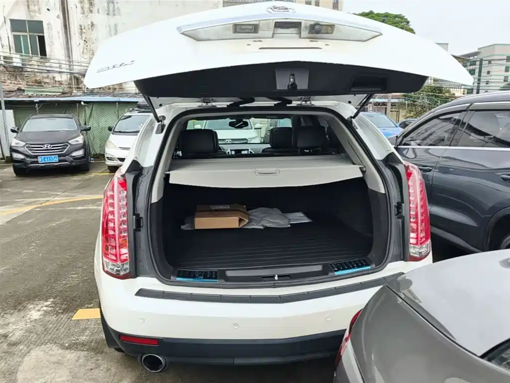 Cadillac SRX 2015 — фото 19
