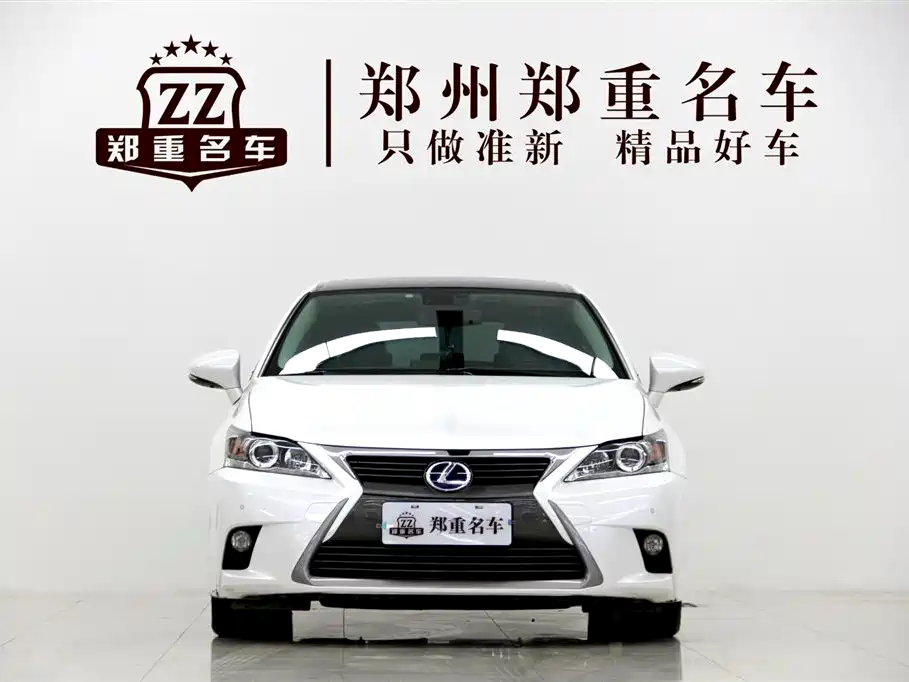 Lexus CT 2017 — фото 2