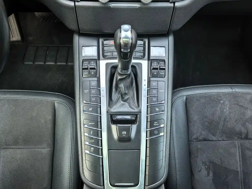 Porsche Macan 2015 — фото 16