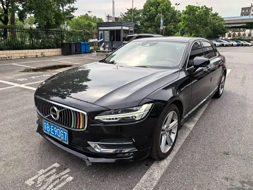 Volvo S90 2018 — фото 15