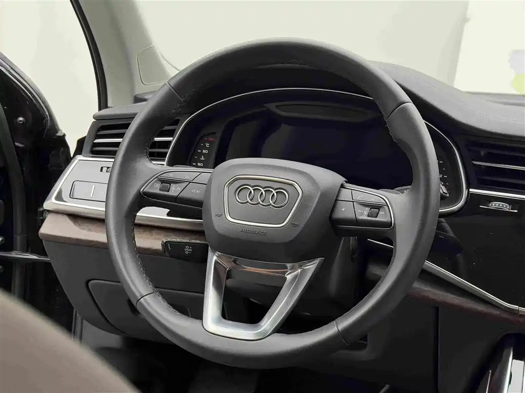 Audi Q7 2023 — фото 12