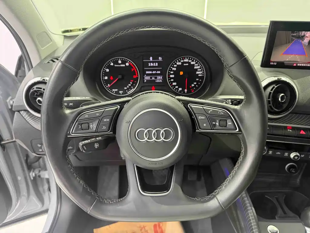 Audi Q2L 2023 — фото 10