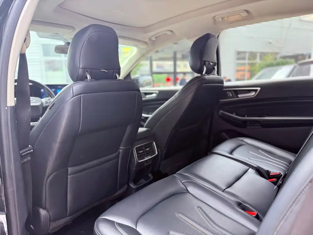 Ford Edge 2021 — фото 10