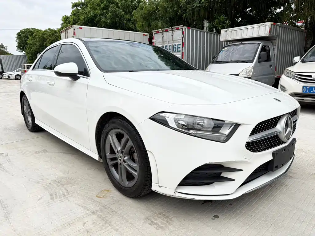 Mercedes-Benz A-Class 2022 — фото 3