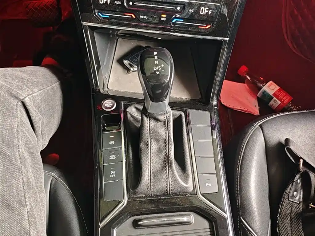 Volkswagen Passat 2023 — фото 10