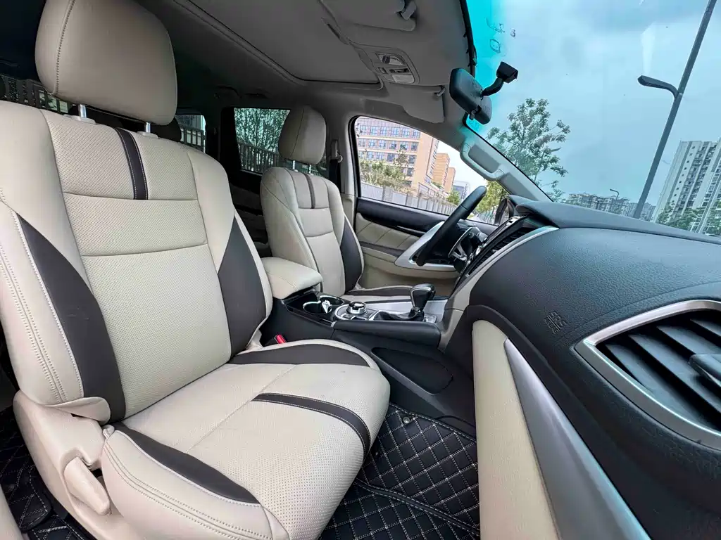 Mitsubishi Pajero Sport 2019 — фото 9