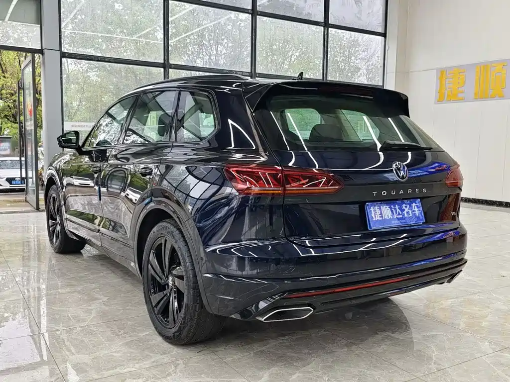 Volkswagen Touareg 2021 — фото 16
