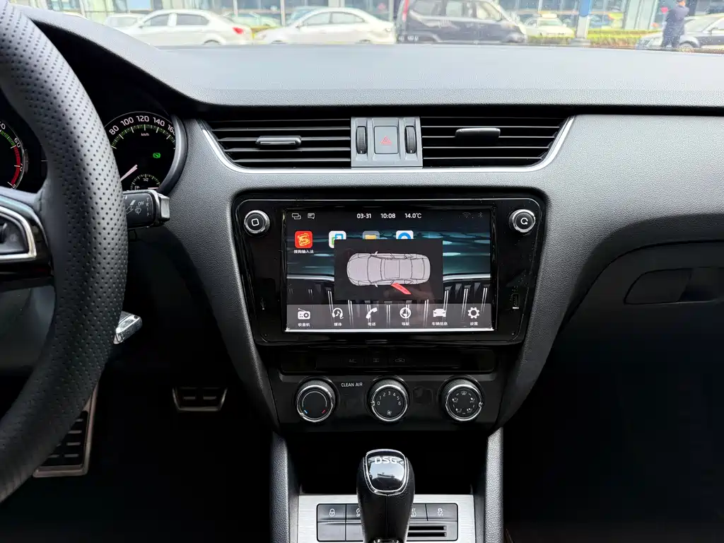 Skoda Octavia 2018 — фото 14