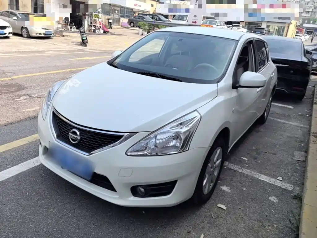 Nissan Tiida 2014