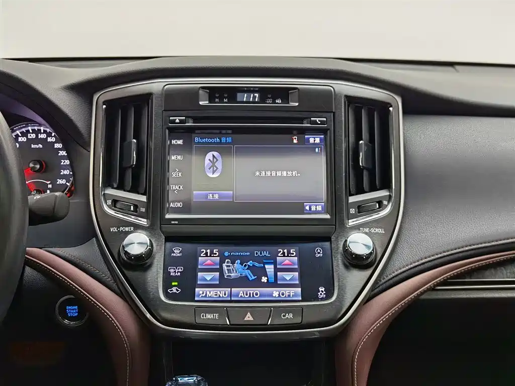 Toyota Crown 2018 — фото 12