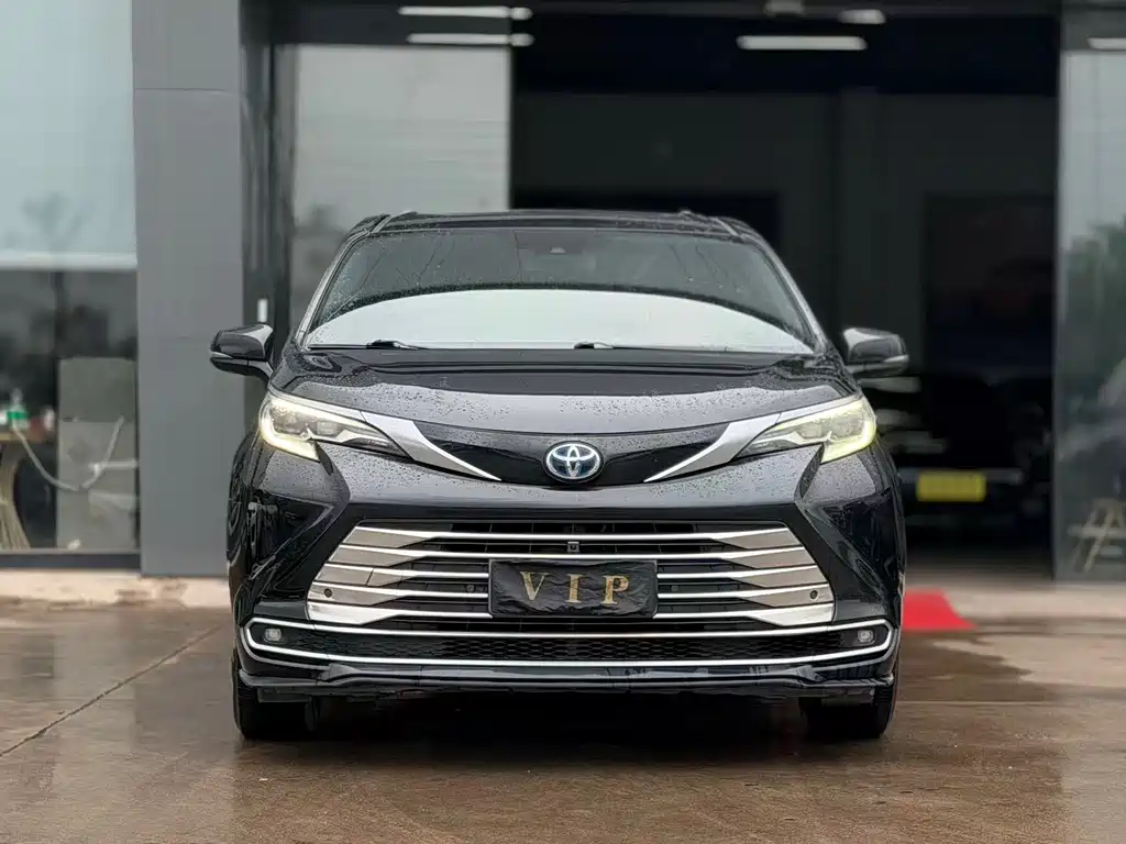 Toyota Sienna 2022 — фото 2