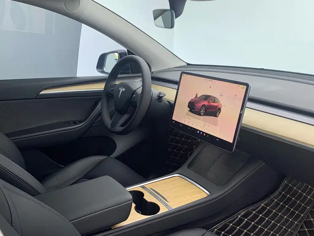 Tesla Model Y 2022 — фото 15