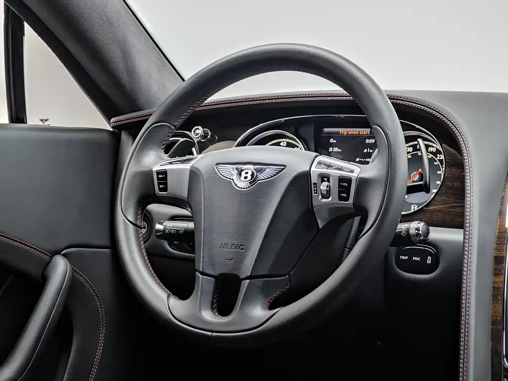 Bentley Continental 2015 — фото 18