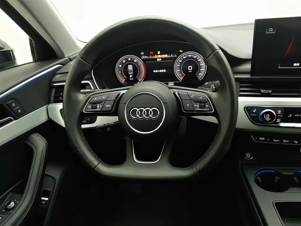 Audi A4L 2022 — фото 11