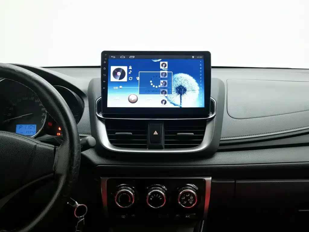 Toyota Yaris L 2016 — фото 12