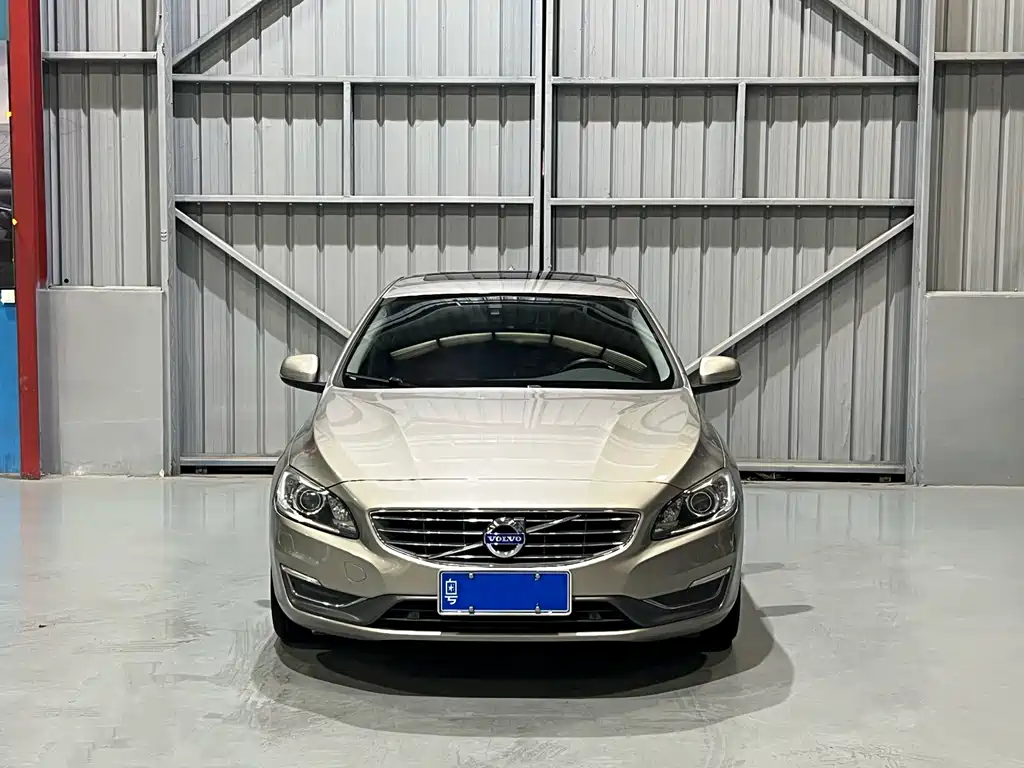 Volvo S60 2015 — фото 2