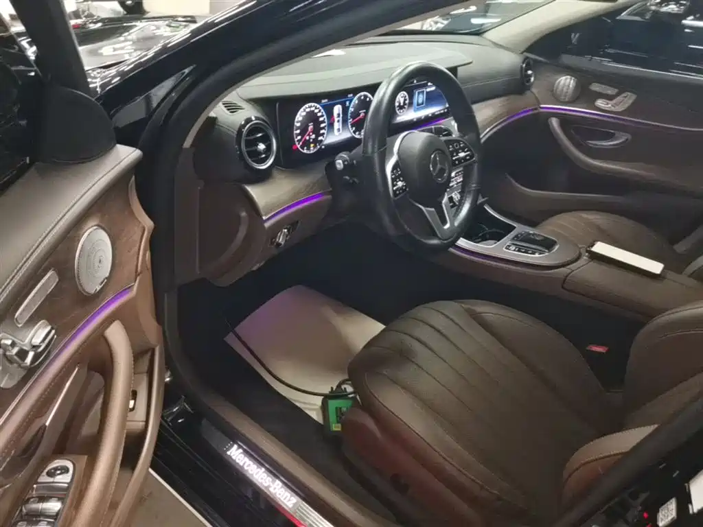 Mercedes-Benz E-Class 2020 — фото 16