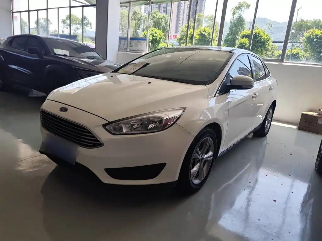 Ford Focus 2018 — фото 1