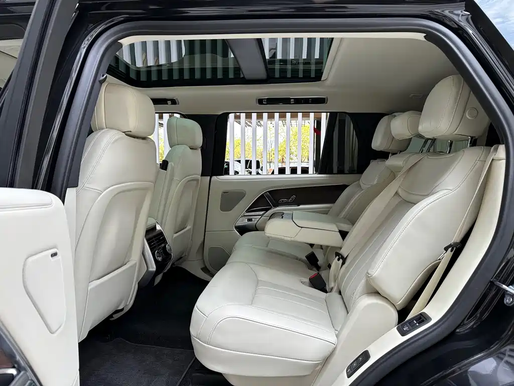 Land Rover Range Rover 2024 — фото 13