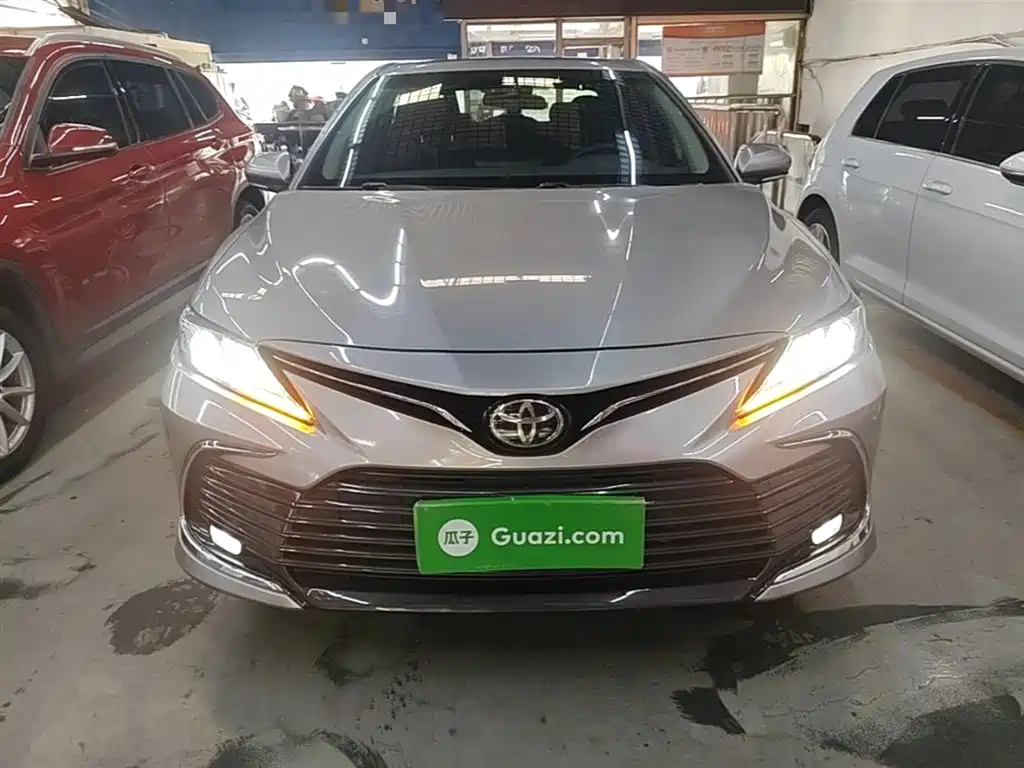 Toyota Camry 2022 — фото 3