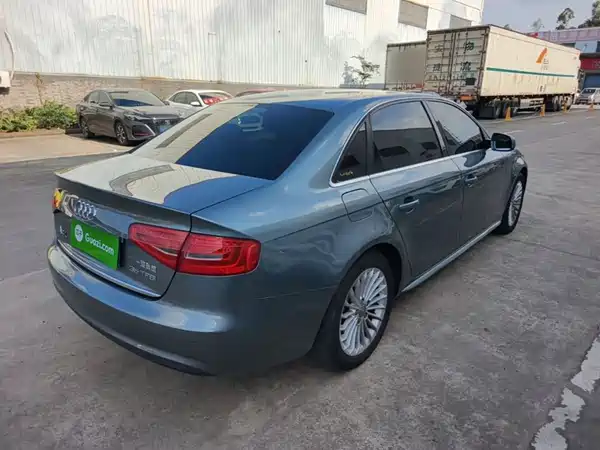 Audi A4L 2015