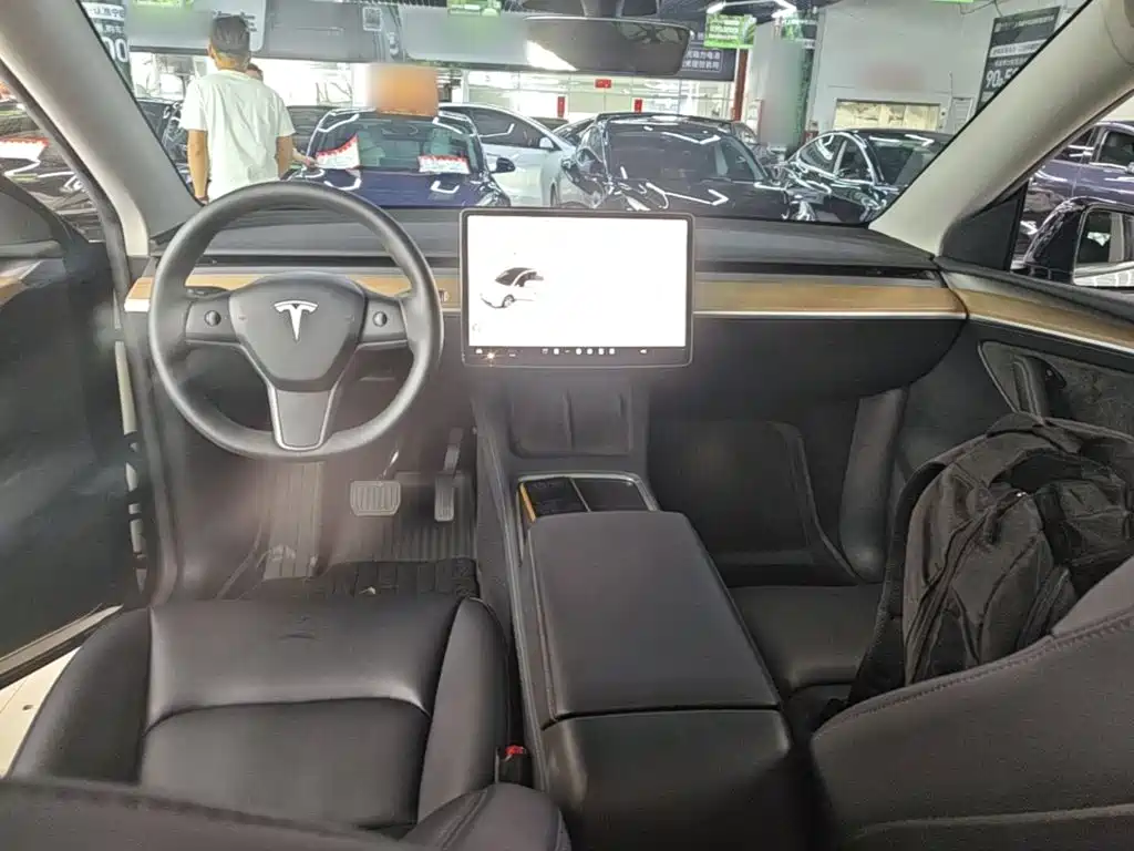 Tesla Model Y 2022 — фото 10