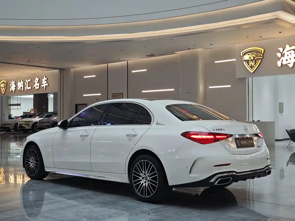 Mercedes-Benz C-Class 2023 — фото 3