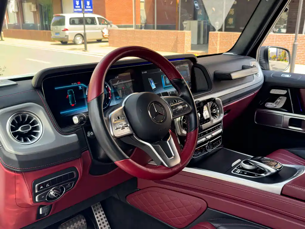 Mercedes-Benz G-Class 2023 — фото 10