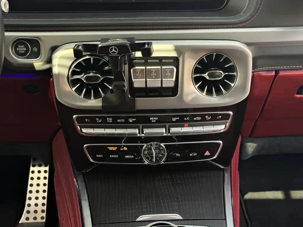 Mercedes-Benz G-Class 2023 — фото 13