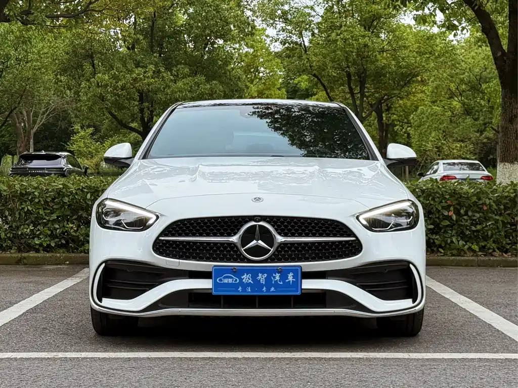 Mercedes-Benz C-Class 2025 — фото 2