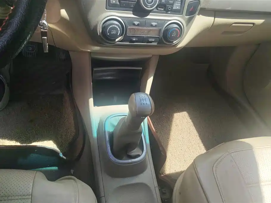 Nissan Sylphy 2015 — фото 16