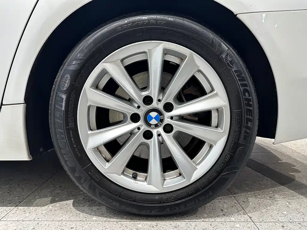 BMW 5 Series 2016 — фото 31