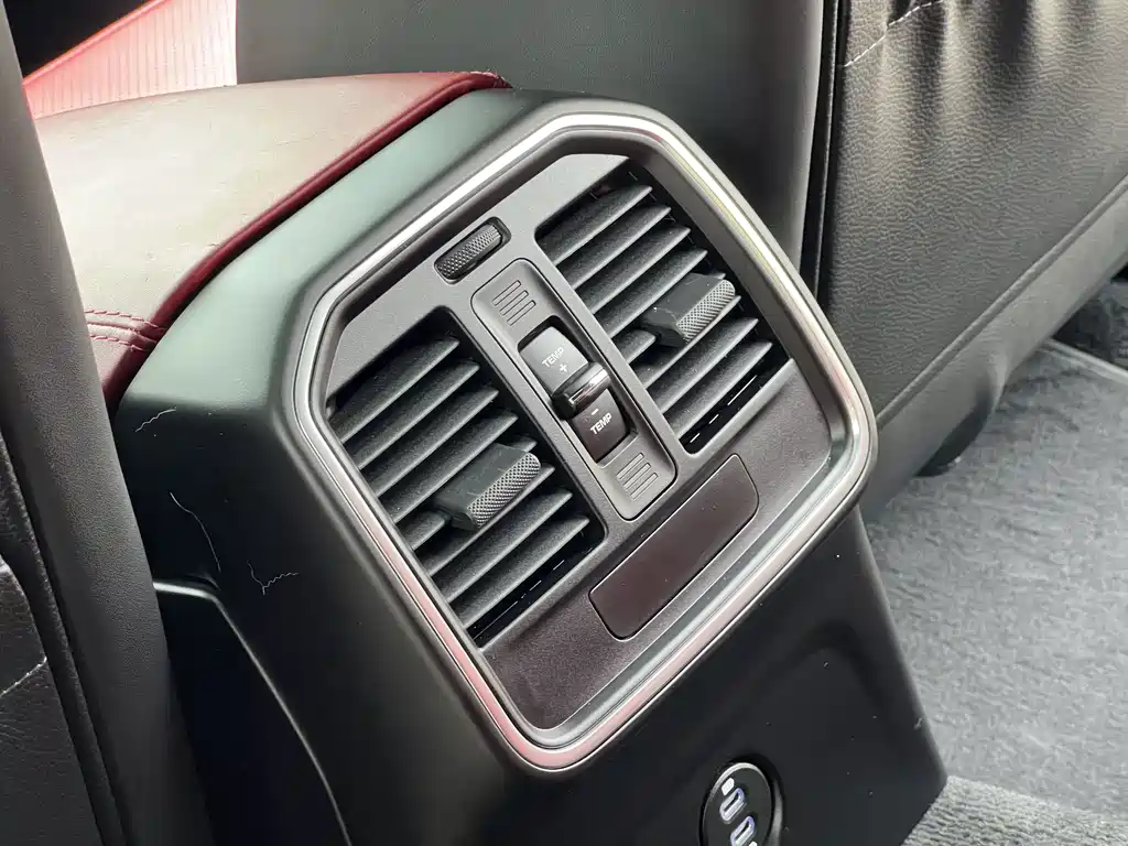 Porsche Macan 2023 — фото 16