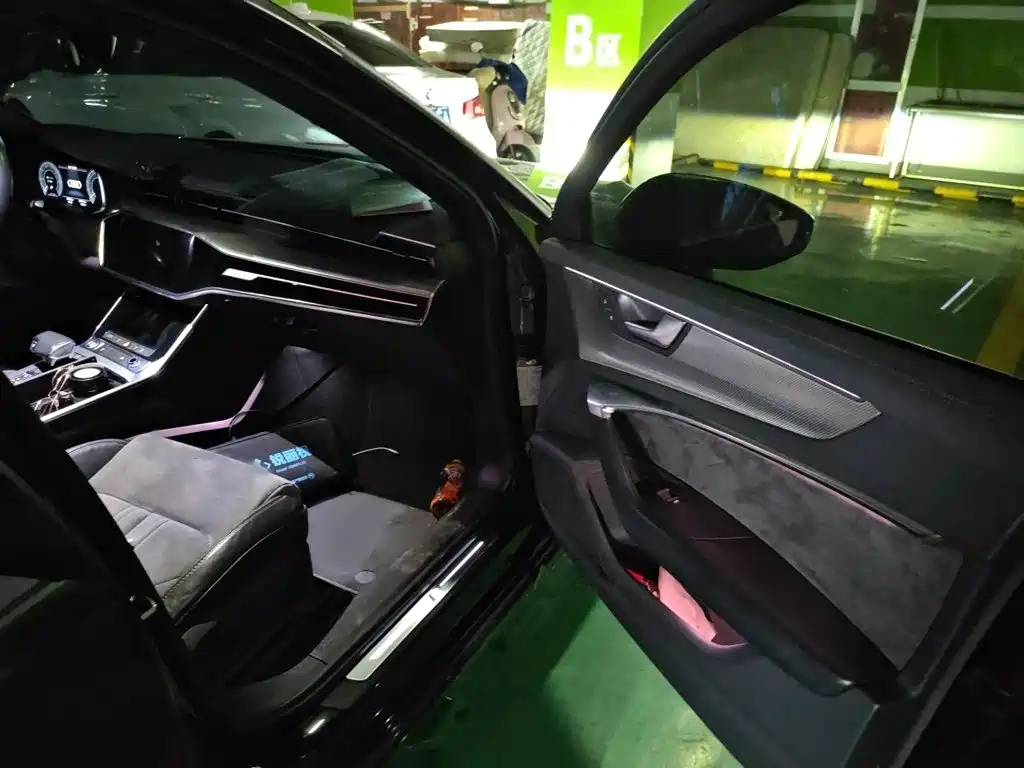 Audi A6L New Energy 2020 — фото 20