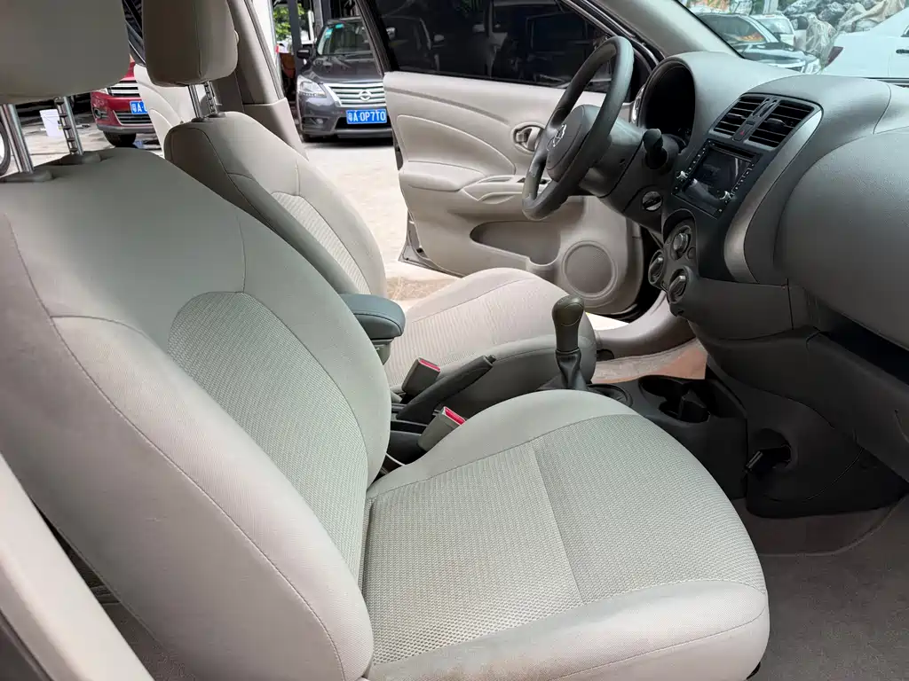 Nissan Sunny 2012 — фото 12