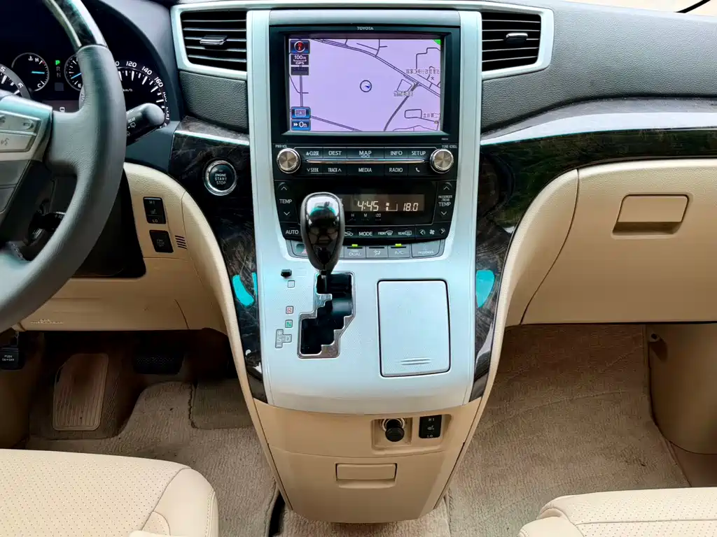 Toyota Alphard 2012 — фото 14