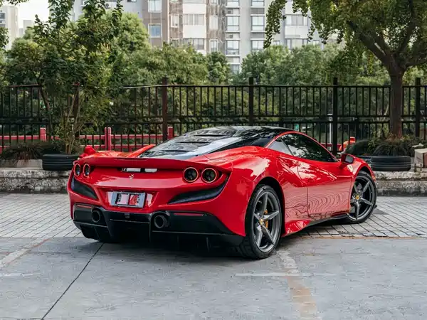 Ferrari F8 2022