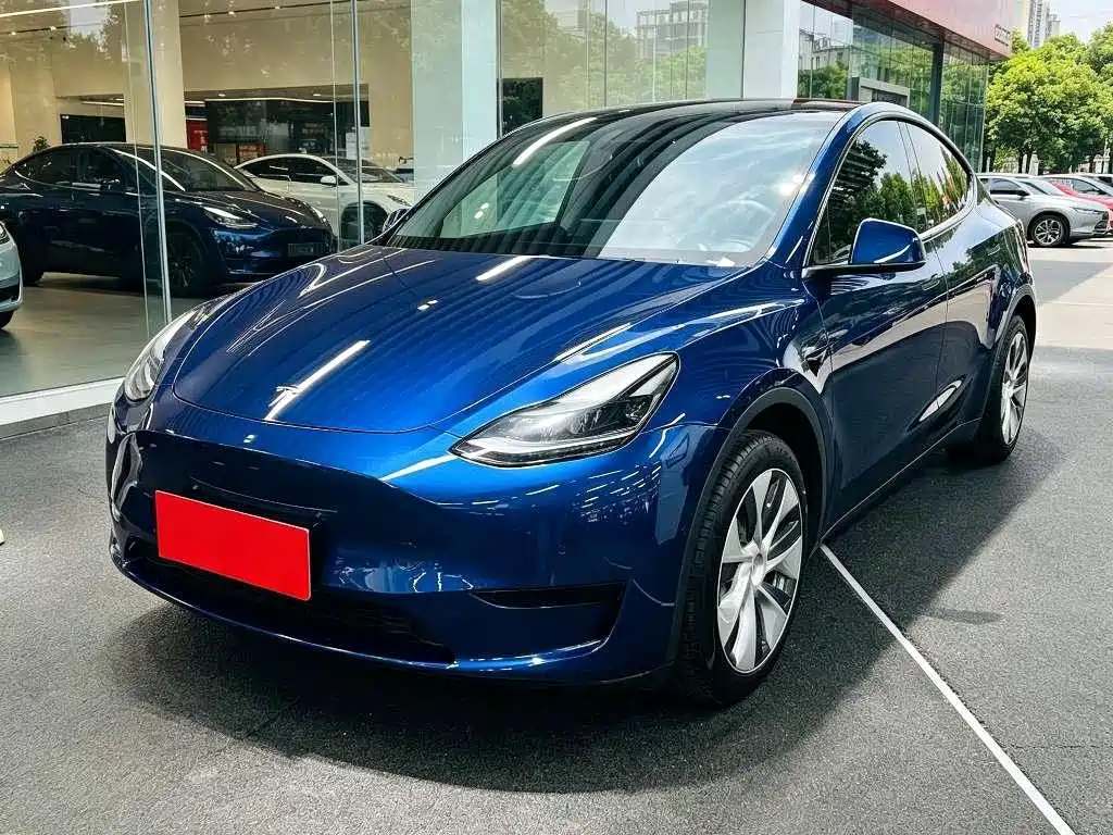 Tesla Model Y 2023 — фото 1