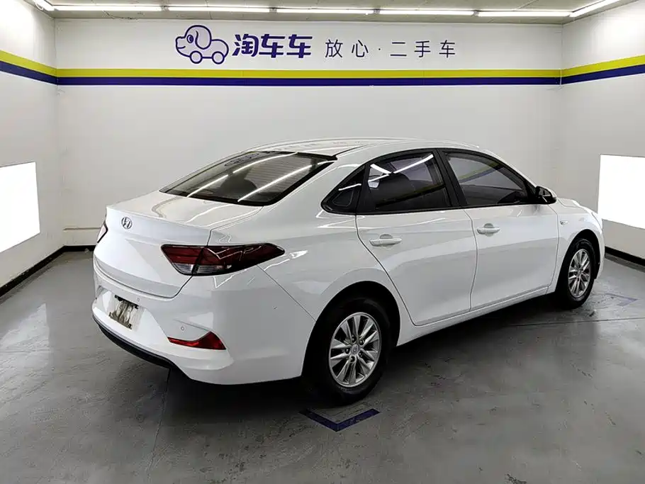 Hyundai Elantra 2021