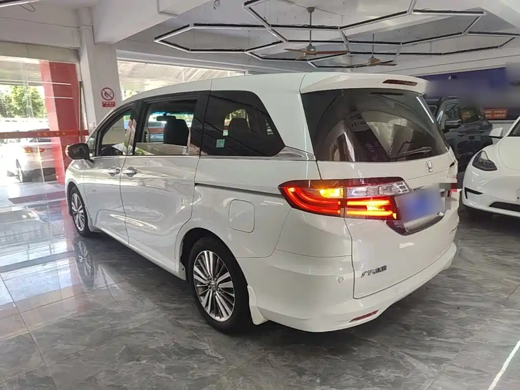 Honda Odyssey 2019 — фото 5