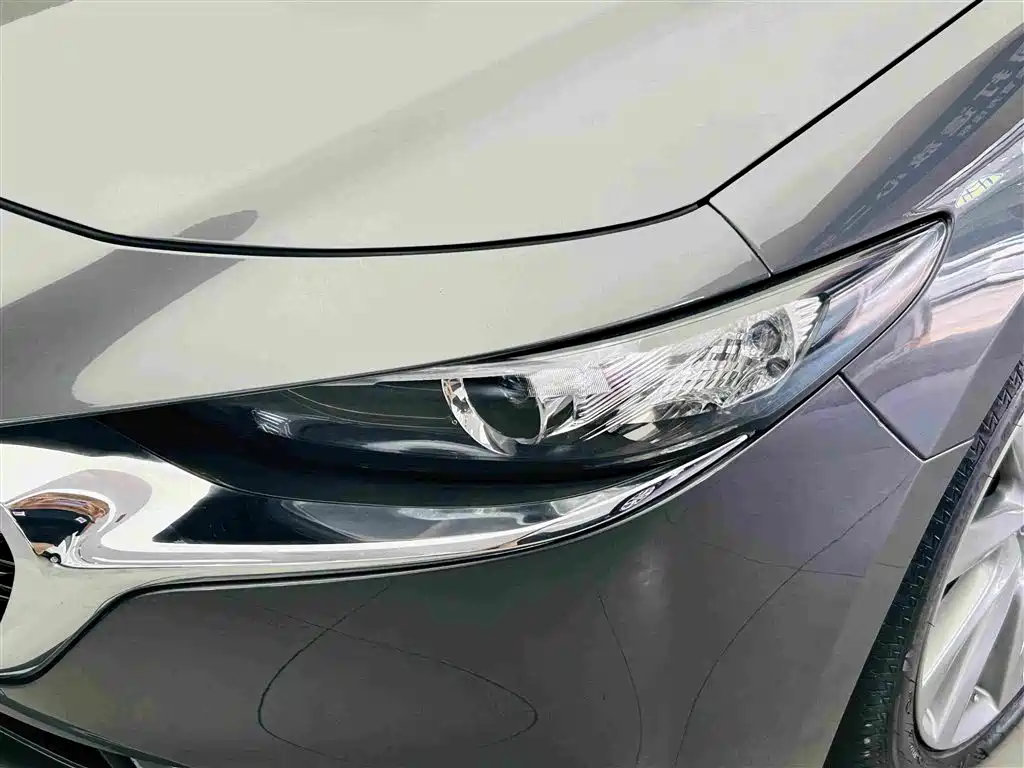 Mazda 3 Axela 2021 — фото 11