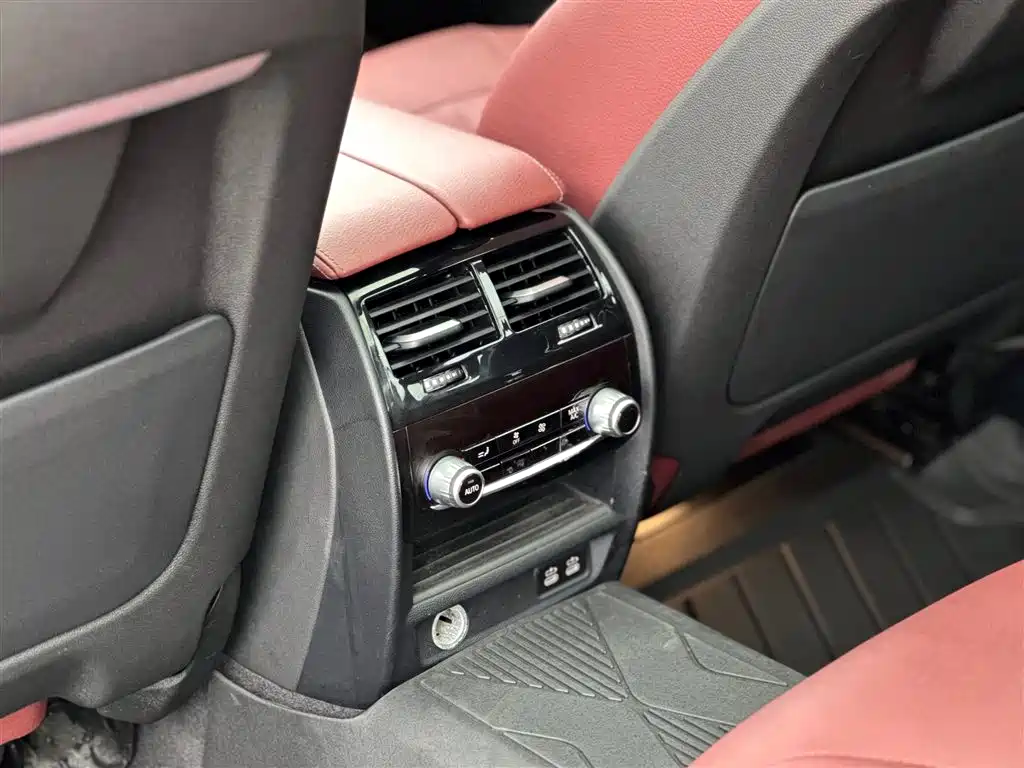BMW 5 Series 2020 — фото 13