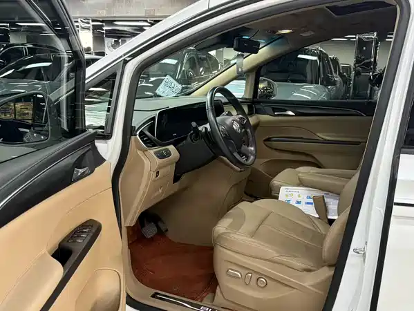 Buick GL8 2021