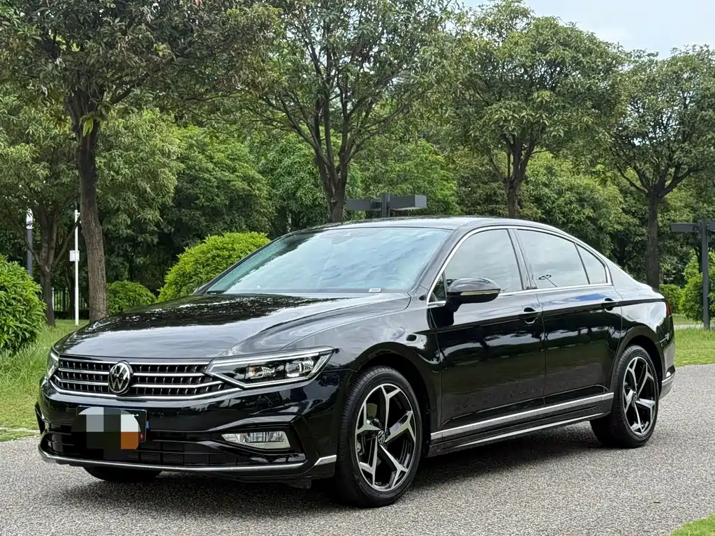 Volkswagen Magotan 2025