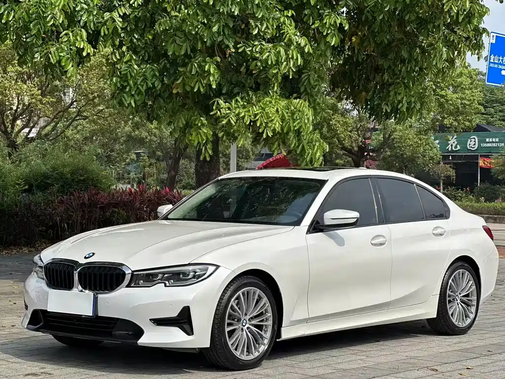 BMW 3 Series 2021 — фото 1