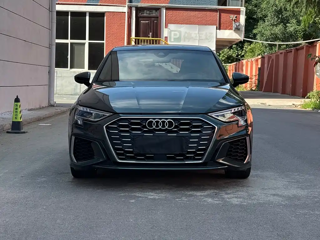Audi A3 2022 — фото 2