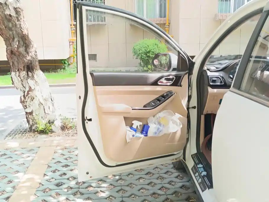 Baojun 730 2015