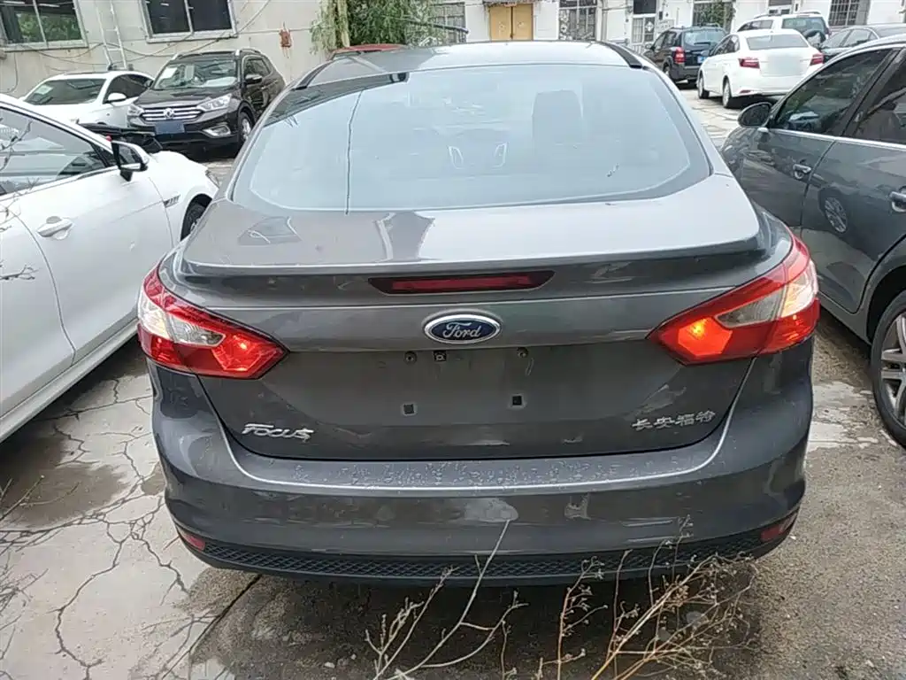 Ford Focus 2015 — фото 6