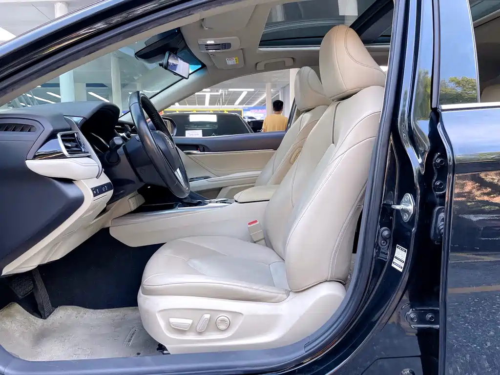 Toyota Camry 2020 — фото 6